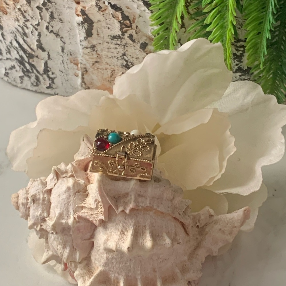 Vintage Treasure Chest gold tone pendant.